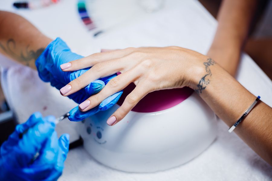 Gel Nails vs. Acrylics